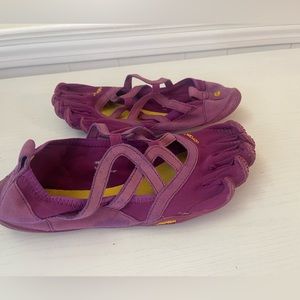 Vibram five fingers shoes water size 42 purple pink